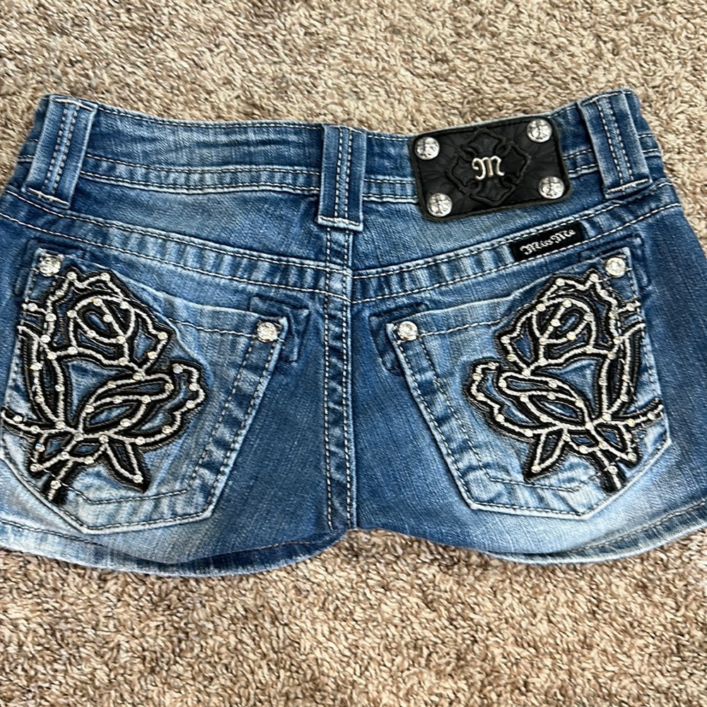Miss me jean shorts size 25